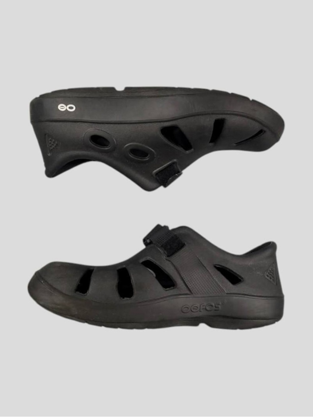 OOFOS OOcandoo Sandal in Black
